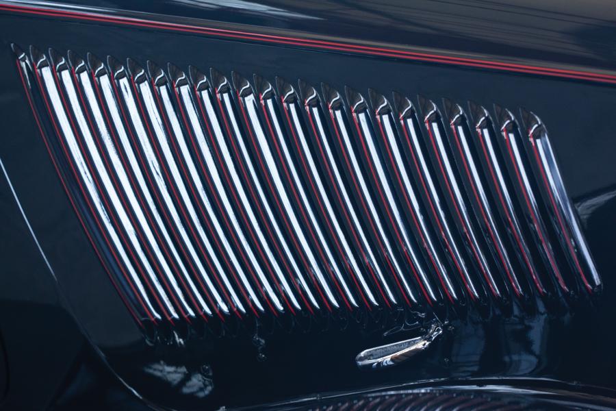  Ford V8 DeLuxe 3-Window Coupe 1933 года  (фото 9 из 25)